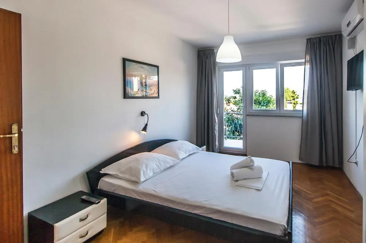 بيت ضيافة Apartments & Rooms Strcic Krk كرك