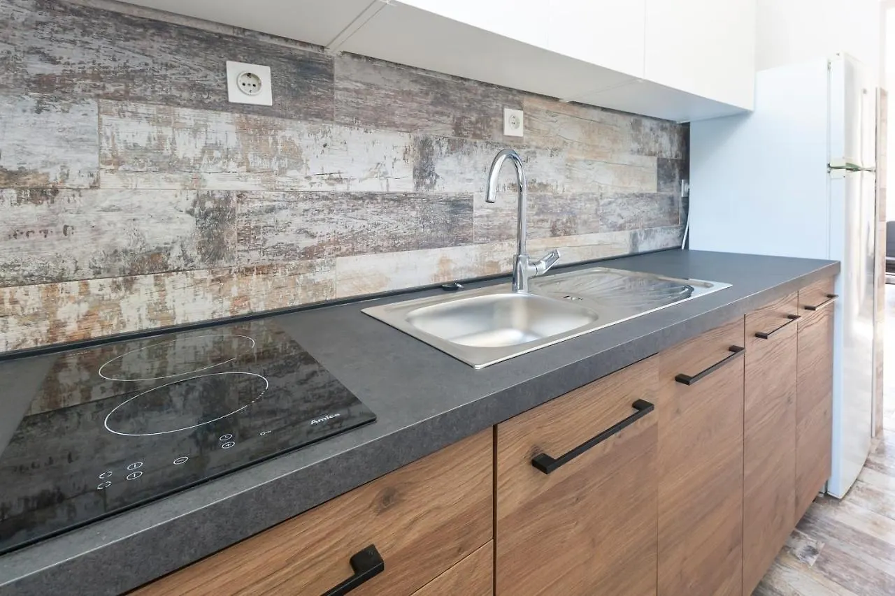 Apartments & Rooms Strcic Krk كرك 3*,